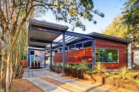 Looking for a small house plan that you can build on your small home lot? Stylishly Simple Modern One Story House Design
