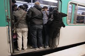 Le trafic sera normal avec risque de saturation sur les lignes automatiques 1 et 14 du métro. Greve A La Ratp Les Previsions De Trafic Pour Le 5 Decembre