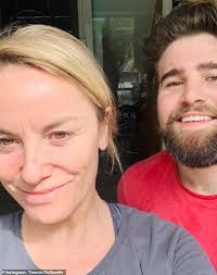 May 31, 2021, 7:54 am. Tamzin Outhwaite Ist Fur Den Wettbewerb Auf Der Diesjahrigen Reihe Von Strictly Come Dancing Aktuelle Boulevard Nachrichten Und Fotogalerien Zu Stars Sternchen