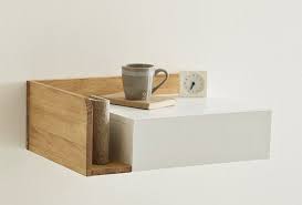 Découvrez nos tables de chevet et tables de nuit bien conçues et durables aux styles modernes et contemporains. Table De Chevet Suspendue Pour Amenager Un Coin Lit Aerien Chevet Suspendu Table De Chevet Suspendue Table De Chevet