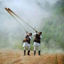 Gruparea sportivilor, acuzată că a livrat bomba plasată sub mașina unei „ținte / declarațiile martorilor din dosarul atentatului dejucat de sri. Muzica Populara Din Bucovina Home Facebook