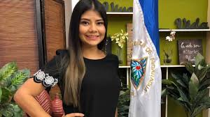 El medio televisivo, que ha sido escuela para muchos jóvenes y el hogar donde. Alejandra Urbina El Nuevo Rostro De Viva Nicaragua Canal 13