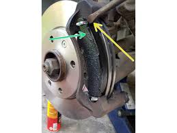 Afin de savoir quel type de plaquette de frein acheter, commencez par consulter le livret d'entretien de votre voiture. Remplacement Des Disques Ventiles Et Plaquettes De Frein Sur 206 1 4 Hdi Tutoriels Oscaro Com