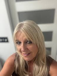 Michaela lynch from tuebrook Liverpool. Sleeps with anyone and past gential  warts around. Traps men with kids . Loves been a side chick for a line .  Beware