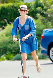 Duo tl 2 sergei naomi torrent duo tl 2 sergei bthad. Naomi Watts Source Ø¯Ø± ØªÙÛÛØªØ± Naomi Watts Riding A Scooter Going Through Your Tl