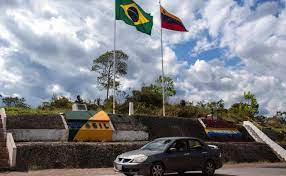 Pacaraima (brasil, frontera con venezuela). Brasil Cerro La Frontera Con Venezuela Por La Incapacidad De Maduro