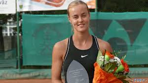 Visoka je 176 cm i teška 63 kg, a trenutno živi u bratislavi. Schmiedlova Won The Tournament In Zilina And The Series Skamlova Corrected Her Taste In The Doubles Tennis Sport