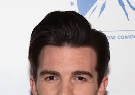 Drake bell, known for his role as drake parker on the nickelodeon sitcom drake and josh, has been indicted on two charges involving a minor. Actor Drake Bell Denies Ex Melissa Lingafelt S Abuse Allegations Pittsburgh Post Gazette