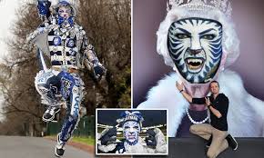 Official twitter account of the geelong football club #geelongstrong. Australia S Most Hardcore Afl Fan Catman Ends Ties With Geelong Cheer Squad Due To Online Trolls Daily Mail Online