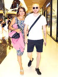 Ünlü futbolcu gökhan töre ile oyuncu esra bilgiç çift, önceki gün 10 dakika süren duruşmada boşandı. Muhabirleri Goren Gokhan Tore Buyuk Panik Yasadi Aman Yanlis Bir Sey Olmasin Son Dakika Spor