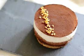 Croustillant Praline Au Chocolat Au Thermomix Recette Thermomix Recette Poire Au Chocolat Entremet Poire Chocolat Croustillant Praline