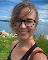 Andrea Yetman's Instagram, Twitter & Facebook