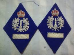 4 sterren, 1 tak, zwaarden en een kroon hoofdcommissaris: Belgische Officiers Kraagemblemen Oude Gemeente Politie Lokale Politie Equipment And Badges Militariadefoerier