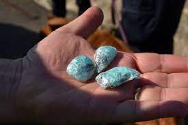 Le trafic de drogue ou trafic de stupéfiants (ou narcotrafic) est un commerce interdit, qui consiste à vendre des produits dangereux pour la santé ou de la drogue, souvent dirigé par des bandits, des mafieux et des gangsters. Ils Vendaient Cocaine Cannabis Ecstasy Heroine Cinq Dealers De La Ferte Bernard En Detention L Echo Sarthois