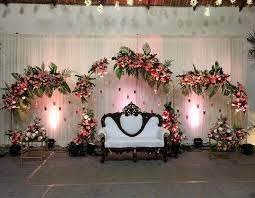 Simple And Elegant Reception Stage Decor By Avenuesweddings Follow Www Decorsutrablog Indian Wedding Decorations Luxury Wedding Decor Reception Stage Decor