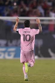 Messi sparkles again on free kick with tying goal, Inter Miami beats FC  Dallas in shootout | CW39 Houston