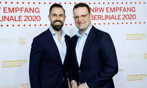 2.75mio muss jens spahn aufbringen, hierzu wurden 1.75mio. Immobilienkauf In Der Corona Krise Jens Spahn Ersteht Millionenteure Villa In Dahlem Rt De