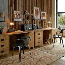 Une déco bord de mer Dans Un Couloir Sous Un Escalier Dans Le Salon 10 Conseils De Pro Pour Amenager Un Coin Bureau Femme Actuelle Le Mag