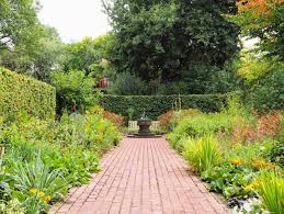 To create the quintessential cottage garden, plant flowers at the edge of garden beds and allow them to spill over onto paths. 30 Elegant English Garden Designs And Ideas