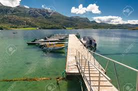 We did not find results for: Kongensvoll Hitra Norwegen 19 August 2016 Sonniger Tag An Der Norwegischen Fjordkuste Azurblaues Wasser An Der Flachen Fjordkuste Grune Algen Im Wasser Kuste Von Norwegen Lizenzfreie Fotos Bilder Und Stock Fotografie Image 77748047