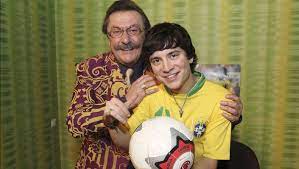 De kampioenen was een komische televisieserie van de vlaamse openbare omroep. Marijn Devalck Acteurs Niet Rijk Geworden Van Fc De Kampioenen Celebrities Hln Be