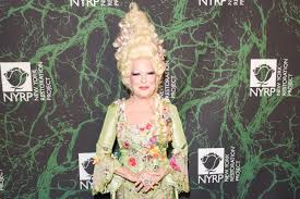 Bette midler had one of the best halloween costumes ever when she recreated her look from the 1993 fan favorite film hocus pocus at her annual hulaween party last year! Bette Midler Predicts The Hocus Pocus Remake Will Be Cheap Vanity Fair