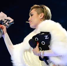 Последние твиты от miley ray cyrus (@mileycyrus). Auftritt Mit Joint Miley Cyrus Provoziert Wieder Bei Den Mtv Awards Bilder Fotos Welt