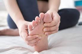 Kondisi ini bisa disebabkan oleh berbagai hal, mulai dari terlalu lama dengan mengetahui penyebab kaki bengkak, penanganan dapat dilakukan dengan tepat. Jangan Dibiarkan Atasi Kaki Bengkak Akibat Diabetes Dengan 5 Cara Ini