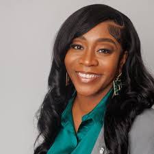 Desiree Arthur's Instagram, Twitter & Facebook