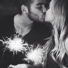 7 Alternative New Year S Eve Ideas Cute Couple Pictures New Year S Kiss Couple Pictures