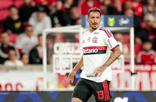 Cobrança nos bastidores! Danilo admite fase ruim e cobra autocrítica no Flamengo.