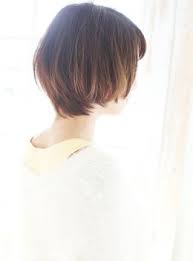 ２０１５ 髪型 トレンドボブ 首筋がタイトにすっきりする前上がりレイヤースタイル ヘアカタログ ヘアスタイル 髪型 ヘアスタイル ボブヘア