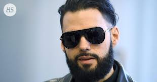 Seksikumppanien salakuvaamisesta tuomittu Axl Smith menettämässä asuntonsa 