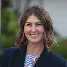 Annelise Moore's Instagram, Twitter & Facebook