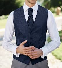 Weste mit fünf knöpfen und verstellbarer rückenschnalle. Hochzeitsanzug Und Weste Perfekt Im Trio Heiraten Hochzeit