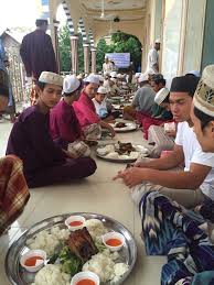 Lalu, yang menjadi pertanyaan adalah apakah niat yang diucapkan sama ketika puasa pada bulan ramadhan? Bolehkah Niat Puasa Enam Dan Puasa Ganti Dilakukan Serentak Denaihati