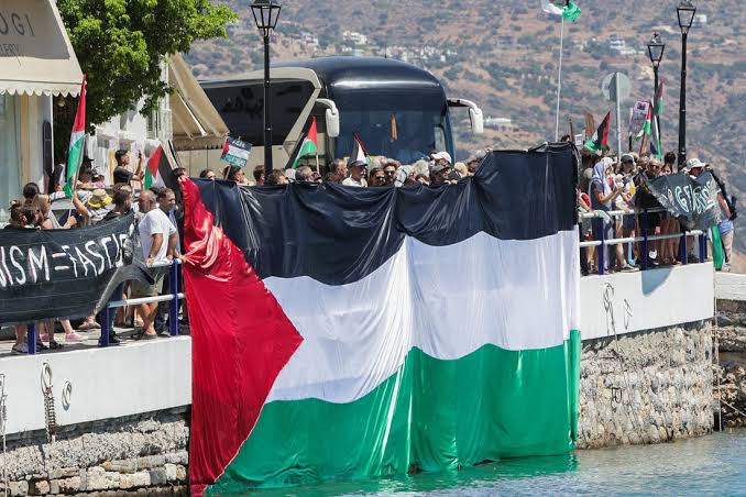 Non possiamo permettere che la Grecia diventi il Parco di divertimento dei soldati dell'IDF: i turisti israeliani che scelgono la Grecia devono confrontarsi con le proteste pro Palestina. - Invictapalestina