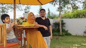 Dan bagaimanakah keharuan saat viki sumsel harus terse. Jasmine Palace Vila Megah Nan Luas Milik Ustaz Solmed Yang Didirikan Di Puncak Bogor Tribunnews Com Mobile