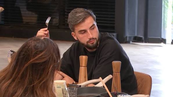De Bondgenoten: Sayf zal voortaan alles melden bij zijn bondje