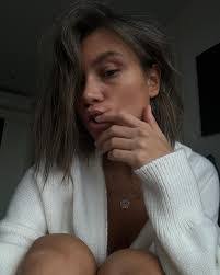 Julia Muse's Instagram, Twitter & Facebook