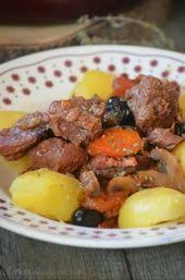 Daube A La Provencale En Cocotte Lutee Du Chef Philippe Etchebest Plats En Cocotte Plats Mijotes Daube