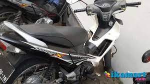 Modifikasi supra 125 warna hitam. Modifikasi Motor Supra X125r Warna Hitam Putih Wave Supra X 125 Honda Wave 125 Modifikasi Simpel Youtube Astra Honda Motor Ahm Warna Baru Honda Beat Street Street White Wisata Mania