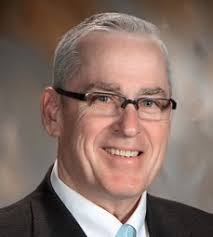 C O M M E N C E M E N T 