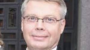 Prime knyter till sig Bo Lundgren