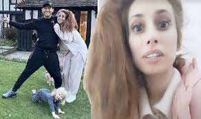 Stacey solomon has been praised by fans for opening up about her worries about leaving the house with her newborn son. Stacey Solomon Fears Being Judged Over House Move With Joe Swash I D Be Embarrassed Eagles Vine
