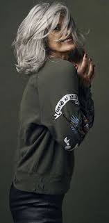 Macy's has the latest fashion brands on women's and men's clothing, accessories, jewelry, beauty, shoes and home products. 900 Idees De Grey With Style En 2021 S Habiller Cheveux Gris Mode
