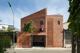 From both the front and the side of the step. The Tiamo House Dom Architect Studio Archdaily