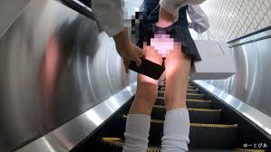 チアガールＤＶＤ「女子校生チアガール生着替えアンスコ盗撮１８０分」