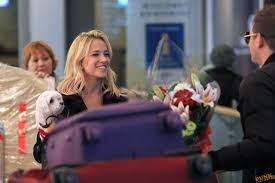 Michael Buble picks up wife Luisana Lopilato and family at Vancouver airport for Christmas|Lainey Gossip Entertainment Update