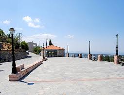 Το καλέντζι είναι ένα ημιορεινό χωριό της περιφερειακής ενότητας κορινθίας στην πελοπόννησο. Kalentzi Axaias Kyriakatikh Bolta Sto Xwrio Twn Papanadreoy Pics Patras Events